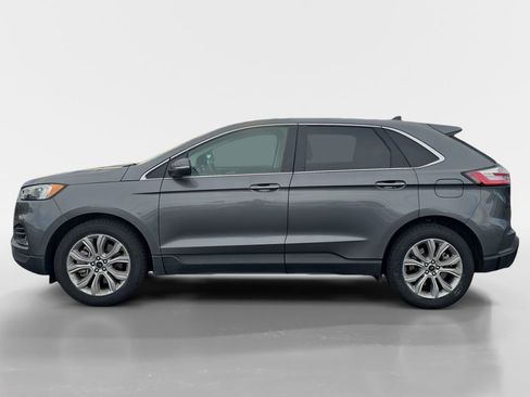 Used 2024 Ford Edge Titanium image 2