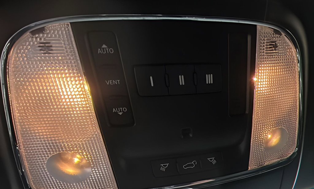 Used 2019 Jeep Grand Cherokee Limited AWD/4WD image 25