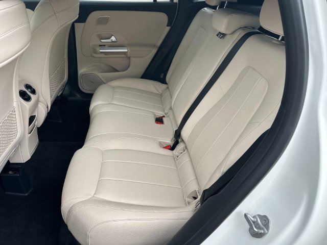 Used 2021 Mercedes-Benz GLA 250 4MATIC image 10
