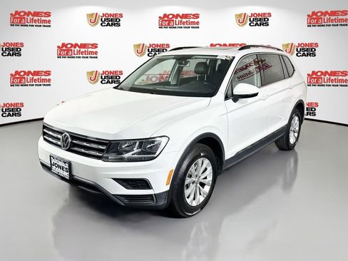 Used 2018 Volkswagen Tiguan SE w/ Panoramic Sunroof Package AWD/4WD image 13