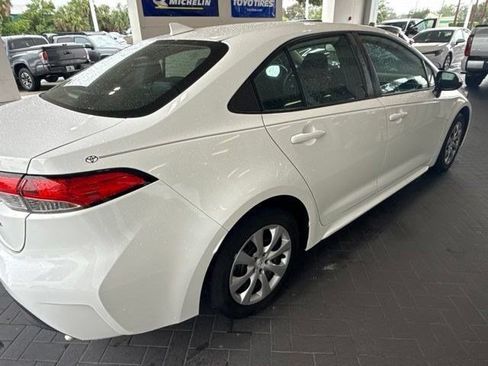 Used 2023 Toyota Corolla LE FWD image 4