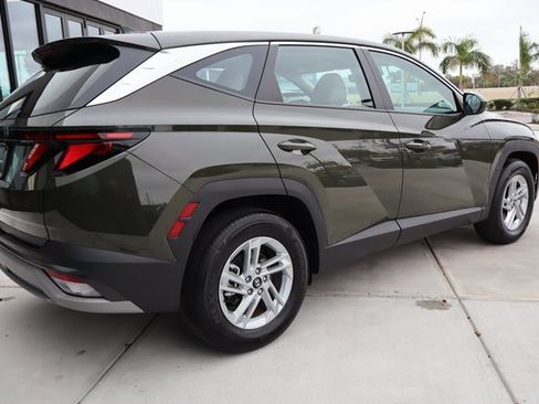 Used 2025 Hyundai Tucson SE image 3