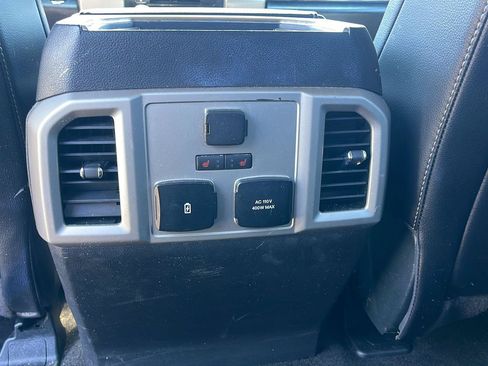 Used 2018 Ford F150 Lariat w/ Equipment Group 502A Luxury RWD image 33