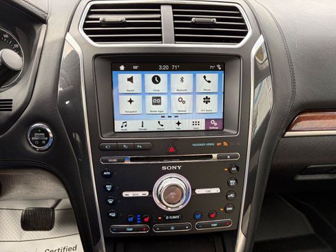 Used 2017 Ford Explorer Platinum AWD/4WD image 13