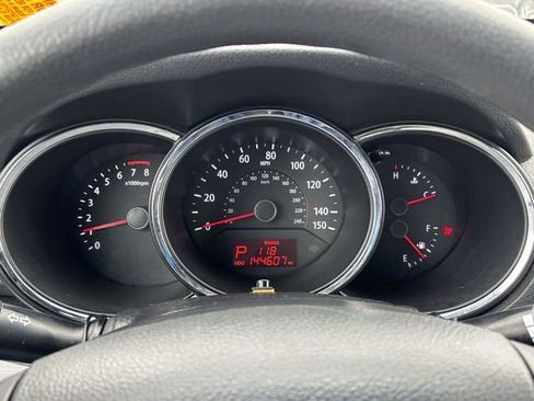 Used 2013 Kia Sorento LX image 17