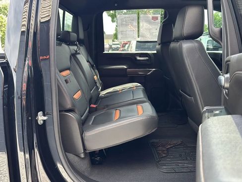 Used 2022 GMC Sierra 2500 AT4 w/ AT4 Premium Plus Package AWD/4WD image 16