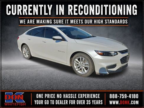 Used 2017 Chevrolet Malibu LT FWD image 1