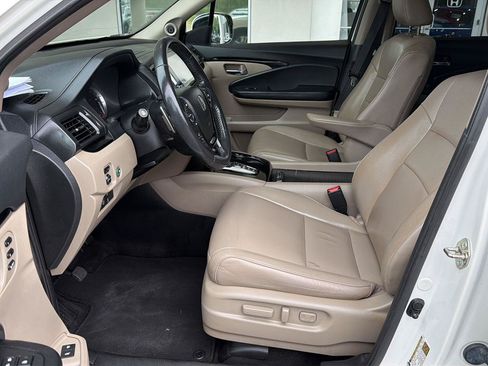 Used 2017 Honda Pilot Touring image 10