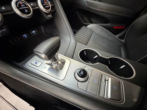 Used 2022 Genesis G70 3.3T AWD/4WD image 22