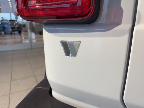 Used 2024 Jeep Wrangler Sahara w/ Technology Group image 12