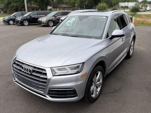 Used 2018 Audi Q5 2.0T Premium Plus w/ Premium Plus Package AWD/4WD image 2