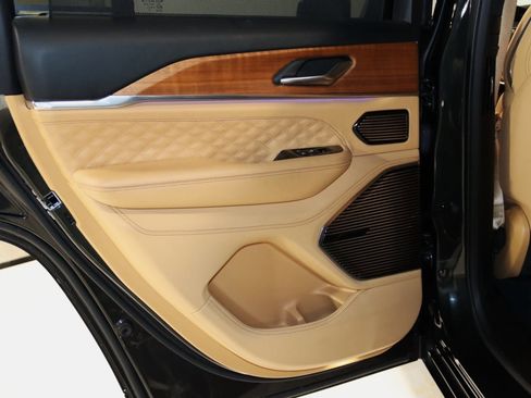 Used 2023 Jeep Grand Cherokee Summit image 67