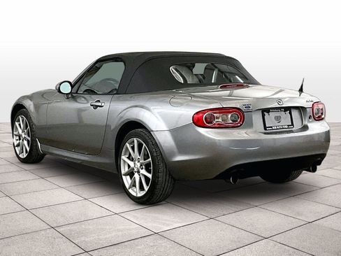 Used 2010 MAZDA MX-5 Miata Touring RWD image 11