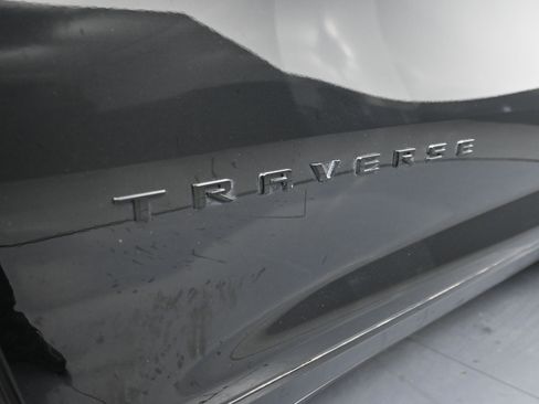 Used 2024 Chevrolet Traverse RS FWD image 43