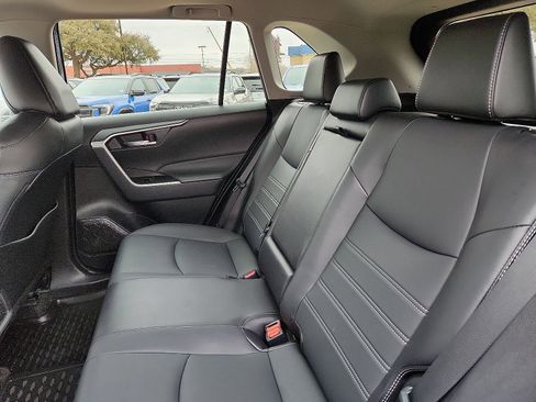 Used 2023 Toyota RAV4 XLE Premium image 11