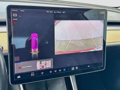 Used 2018 Tesla Model 3 Long Range RWD image 10