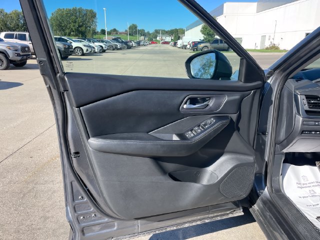 Used 2024 Nissan Rogue SV AWD/4WD image 20