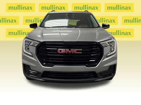 Used 2023 GMC Terrain SLE w/ Driver Convenience Package FWD image 6
