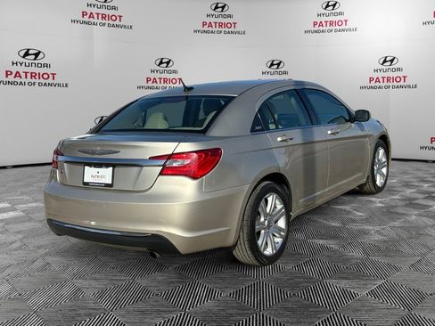 Used 2013 Chrysler 200 LX image 3