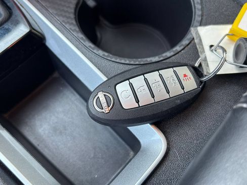 Used 2025 Nissan Altima 2.5 SV FWD image 24