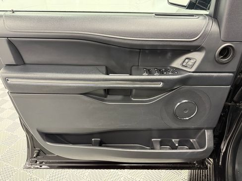 Used 2024 Ford Expedition Max XLT image 10