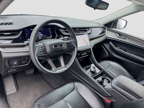 Used 2023 Jeep Grand Cherokee 4WD 4xe image 7