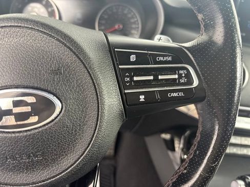 Used 2018 Kia Stinger GT1 AWD/4WD image 13