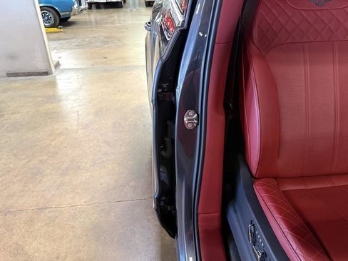 Used 2018 Bentley Bentayga image 77
