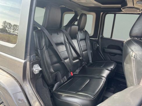 Used 2022 Jeep Wrangler Unlimited Sahara w/ LED Lighting Group AWD/4WD image 22