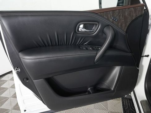 Used 2024 Nissan Armada Platinum w/ Captain's Chairs Package RWD image 16