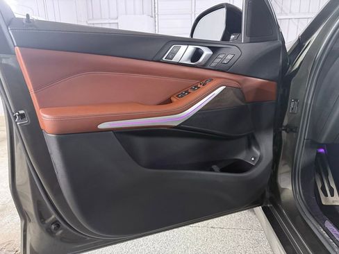 Used 2022 BMW X5 xDrive45e w/ M Sport Package image 17