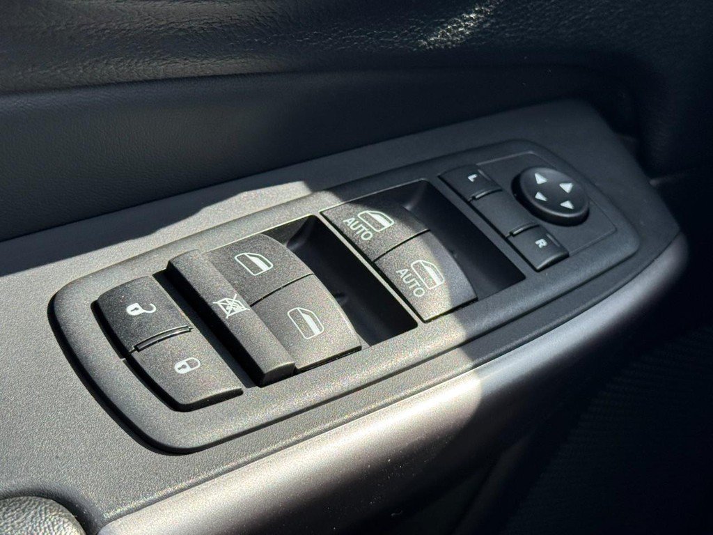 Used 2021 Jeep Cherokee Limited AWD/4WD image 23