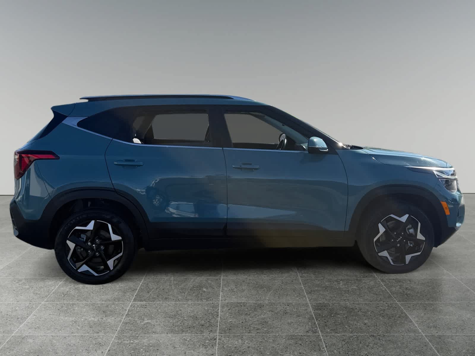 Used 2024 Kia Seltos EX AWD/4WD image 6