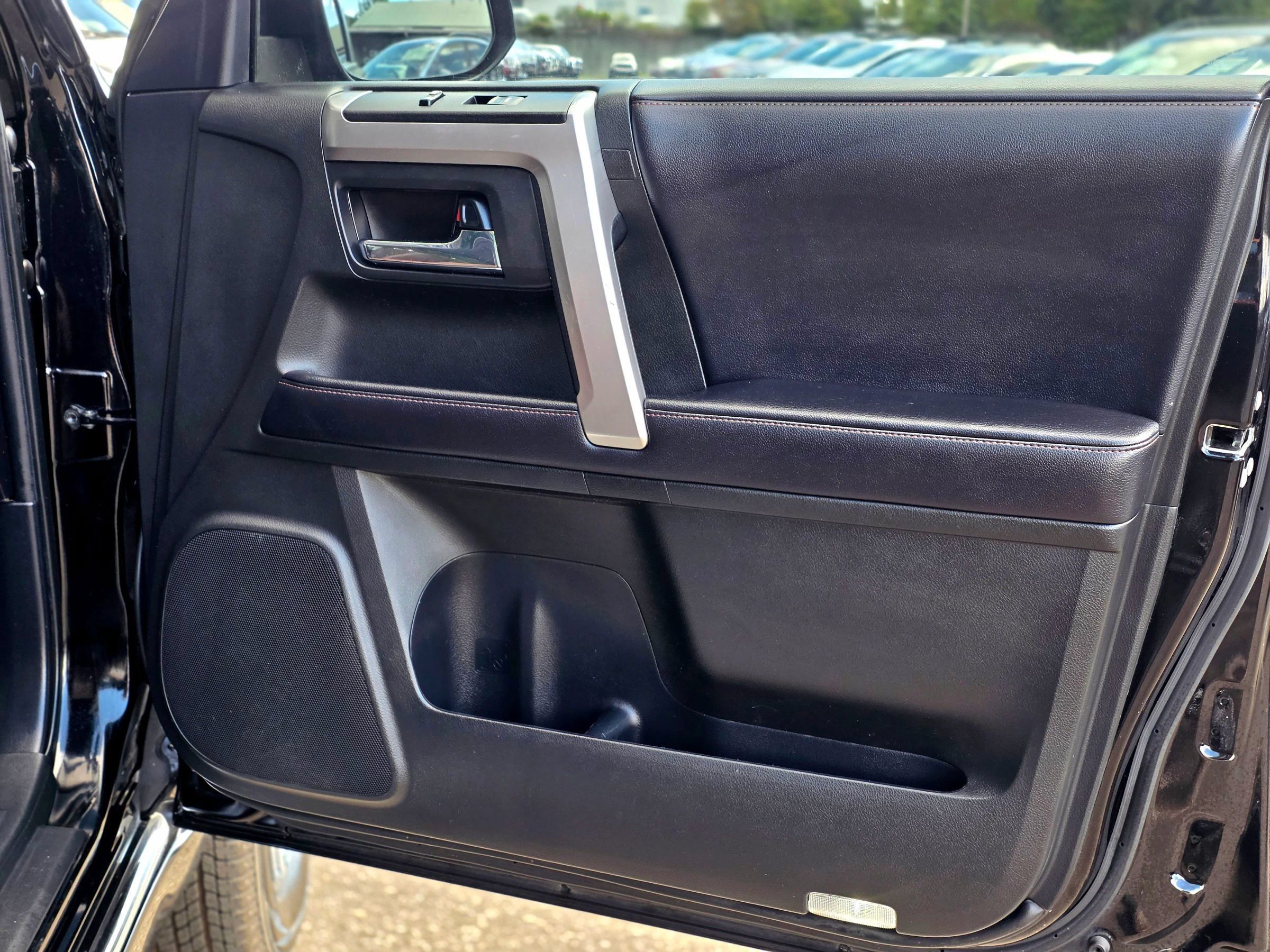 Used 2018 Toyota 4Runner Limited AWD/4WD image 38