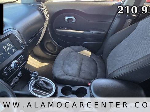 Used 2018 Kia Soul + FWD image 35