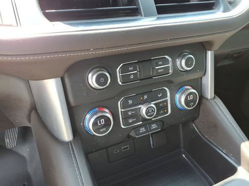 Used 2022 GMC Yukon SLE AWD/4WD image 14