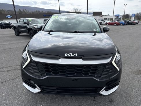 Used 2023 Kia Sportage LX image 9
