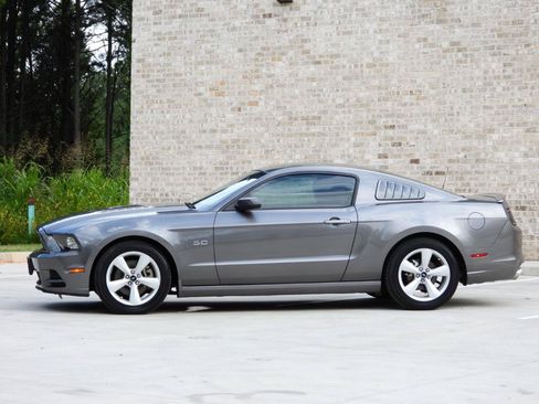 Used 2014 Ford Mustang GT RWD image 28