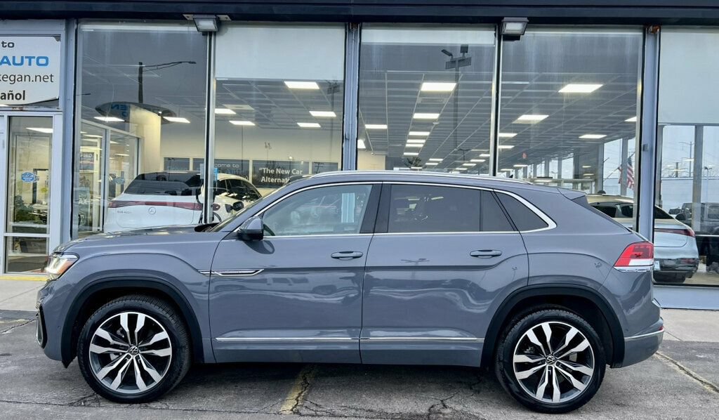 Used 2023 Volkswagen Atlas Cross Sport SEL Premium R-Line AWD/4WD image 36