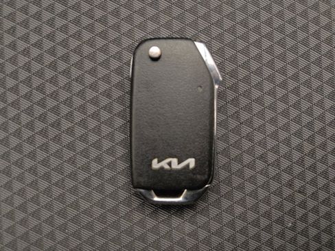 Used 2023 Kia Soul LX image 32