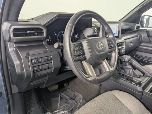 Used 2025 Toyota 4Runner SR5 AWD/4WD image 12