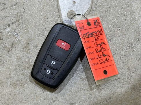 Certified 2025 Toyota RAV4 XLE image 33