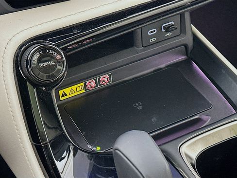 Used 2025 Lexus NX 450h+ AWD w/ Luxury Package image 21