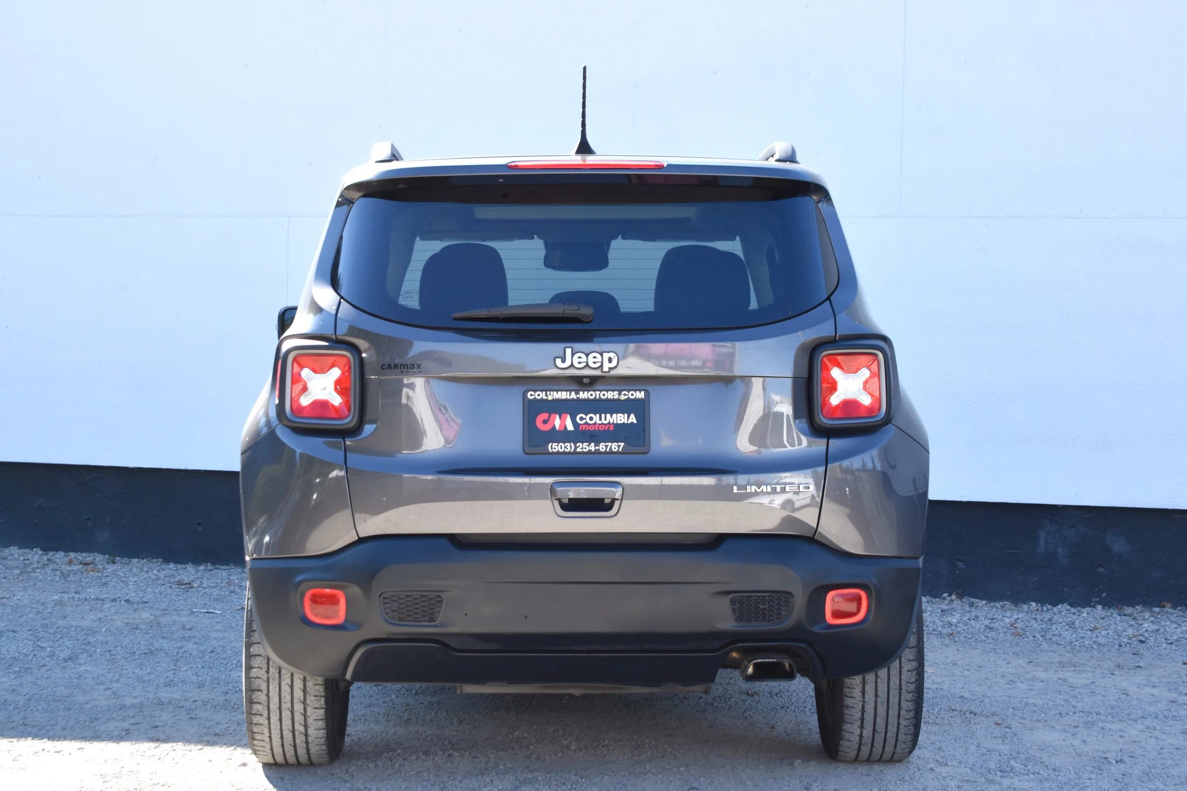 Used 2020 Jeep Renegade Limited w/ UConnect 8.4 Nav Group FWD image 4