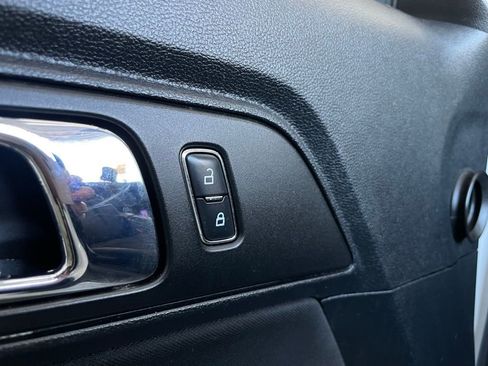 Used 2015 Ford Mustang Convertible image 23