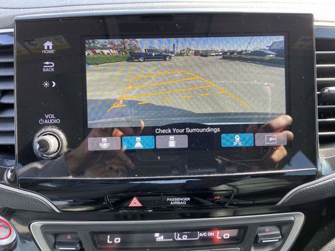 Used 2021 Honda Pilot Touring image 26