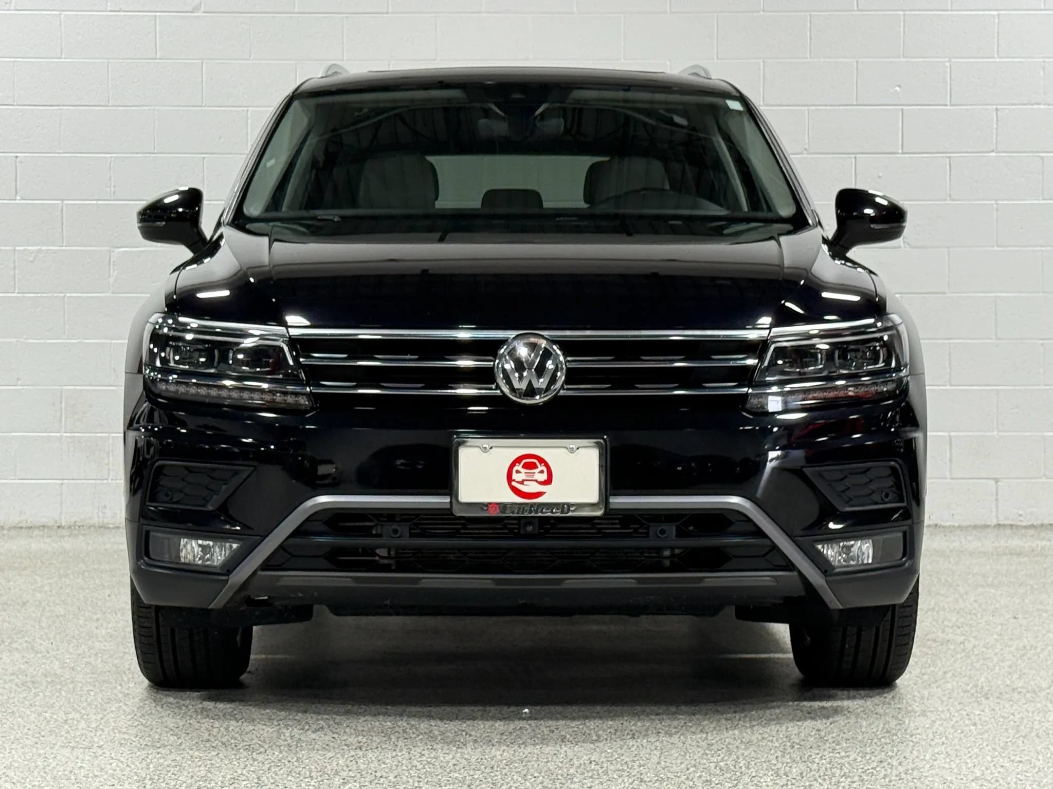 Used 2018 Volkswagen Tiguan SEL Premium AWD/4WD image 3