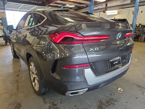 Used 2023 BMW X6 xDrive40i w/ Climate Comfort Package AWD/4WD image 3