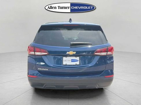 Used 2022 Chevrolet Equinox LS w/ LPO, Floor Liner Package FWD image 5