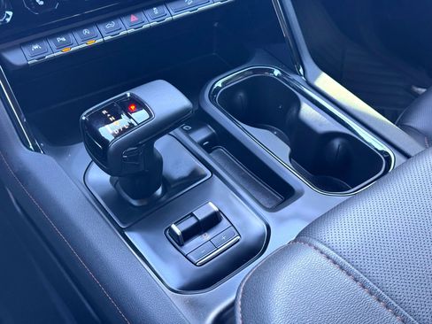 Used 2025 GMC Sierra 1500 AT4 w/ AT4 Premium Package image 31